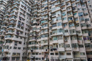 Quarry Bay, Hong Kong - 19 Mart 2019: Eski konut binası 