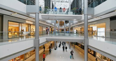 Central, Hong Kong - 28 Mart 2019: Alışveriş merkezinin içi