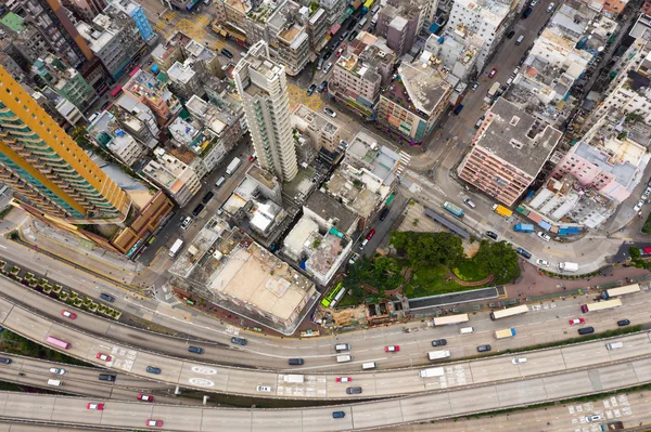 九龍市 2019 ドローンは香港の都市の上空を飛びます — ストック写真