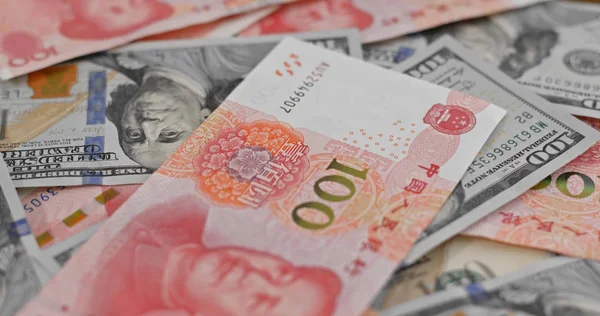 Contando Con Billetes Chinos Rmb Usd — Foto de Stock