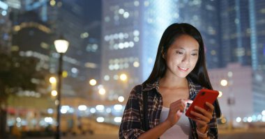 Kadın kullanım cep telefonu online gece