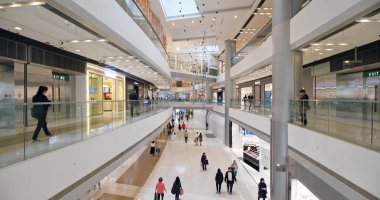 Central, Hong Kong - 28 Mart 2019: Alışveriş merkezinin içi