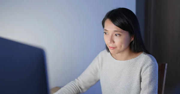 Frau Arbeitet Hause Computer — Stockfoto