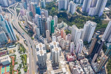 Quarry bay, Hong Kong 19 Mart 2019: Drone Hong Kong üzerinde uçmak yapmak