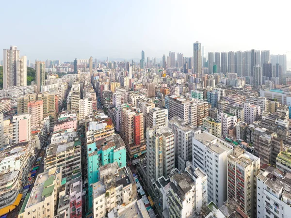 Sham Shui Po, Hongkong 18 mars 2019: Drone flyga över Hong Kong — Stockfoto