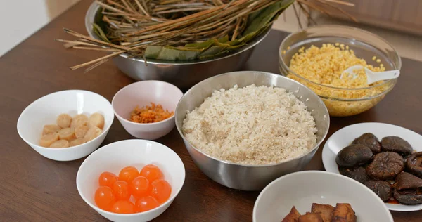 Prepare alimentos para fazer bolinho de arroz — Fotografia de Stock