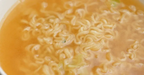 スープボウルのインスタントラーメン — ストック写真