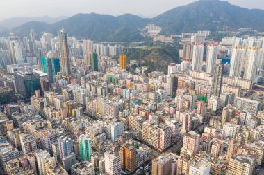 Sham Shui Po, Hong Kong, 19 Mart 2019: Drone Hong Kong üzerinde uçuyor
