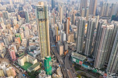 Sham Shui Po, Hong Kong, 19 Mart 2019: Drone Hong Kong üzerinde uçuyor