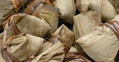 Ev yapımı pirinç köfte yakın