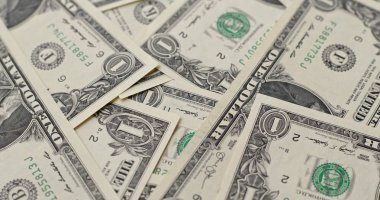 YTL banknotlar yığını kapat