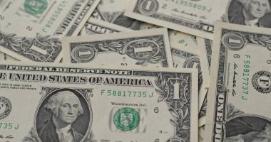 YTL banknotlar yığını kapat