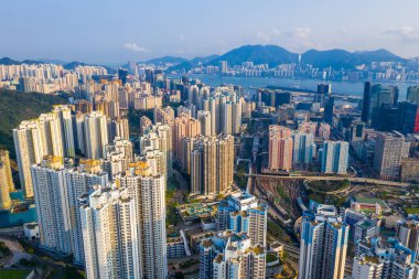 Kowloon Bay, Hong Kong - 25 Nisan 2019: Hong Kong şehrinin en iyi görünümü 