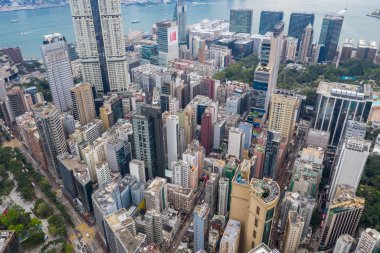 Tsim Sha Tsui East, Hong Kong - 21 Nisan 2019: Hong Kong siluetinin havadan görünümü