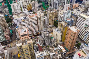 Sham Shui Po, Hong Kong - 07 Mayıs 2019: Kowloon tarafında Hong Kong şehrinin en iyi görünümü