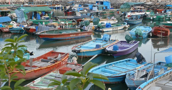 Cheung Chau Hong Kong April 2019 Skara Små Båtar Havet — Stockfoto