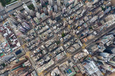 Yau Ma Tei, Hong Kong - 09 Mayıs 2019: Kowloon tarafındaki Hong Kong şehir merkezi manzarası