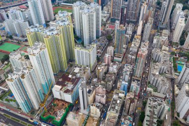 Sham Shui Po, Hong Kong - 07 Mayıs 2019: Drone Hong Kong şehir üzerinde uçmak
