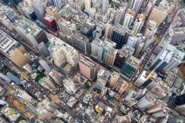 Mong Kok, Hong Kong - 09 Mayıs 2019: İnsansız hava aracı Hong Kong şehri üzerinde uçuyor