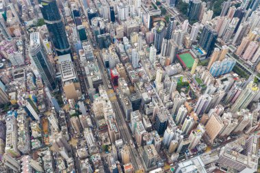 Mong Kok, Hong Kong - 09 Mayıs 2019: İnsansız hava aracı Hong Kong şehri üzerinde uçuyor