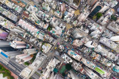 Mong Kok, Hong Kong - 09 Mayıs 2019: İnsansız hava aracı Hong Kong şehri üzerinde uçuyor