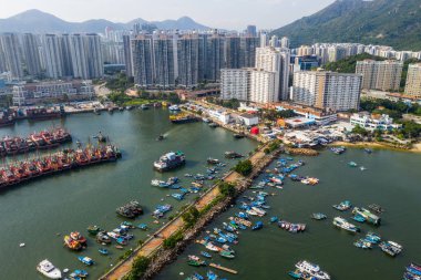 Tuen Mun, Hong Kong - 16 Mayıs 2019: Hong Kong'daki kale pik tayfun barınağının en iyi görünümü