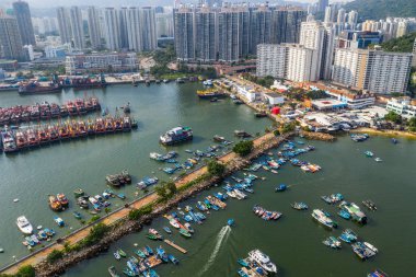 Tuen Mun, Hong Kong - 16 Mayıs 2019: Hong Kong'daki kale pik tayfun barınağının en iyi görünümü