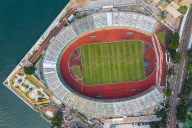 Chai Wan, Hong Kong - 22 Mayıs 2019: Şehir merkezindeki Hong Kong spor stadyumunun havadan görünümü