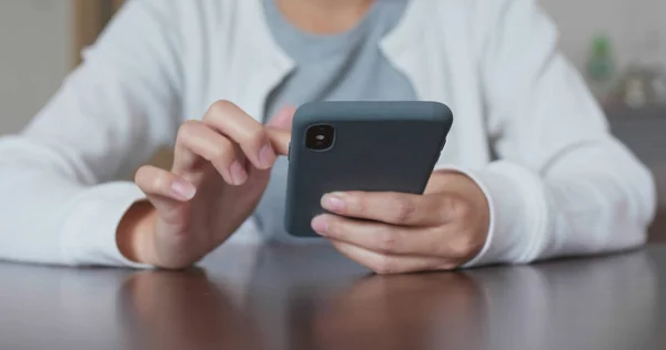 Woman Use Mobile Phone Home — Stock Photo, Image