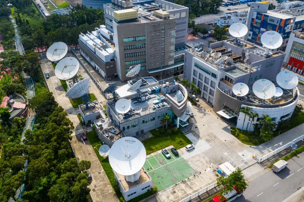 タイポー 2019年5月19日 衛星料理付き建物 — ストック写真