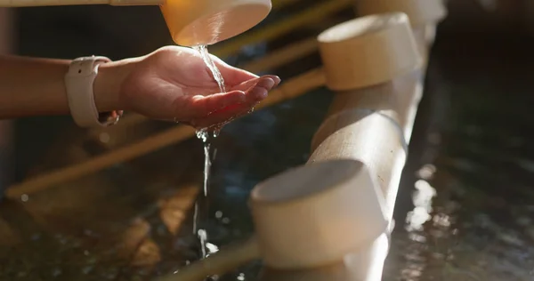 Tvätta Handen Innan Går Japanskt Tempel — Stockfoto