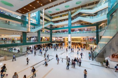 Sha Tin, Hong Kong - 03 Haziran 2019: Hong Kong Alışveriş Merkezi