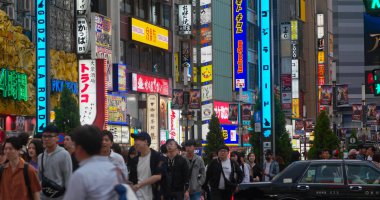 Tokyo, Japonya - 28 Haziran 2019: Shinjuku Tokyo'da