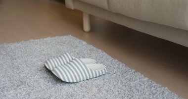 Evde yumuşak konfor terlik