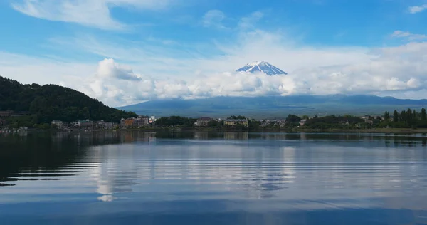 Βουνό Fuji στη λίμνη Καγιαγγκουτσίκο της Ιαπωνίας — Φωτογραφία Αρχείου