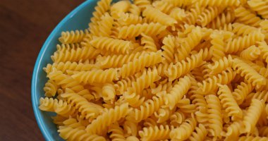 Plaka üzerinde fusilli kazık yakın