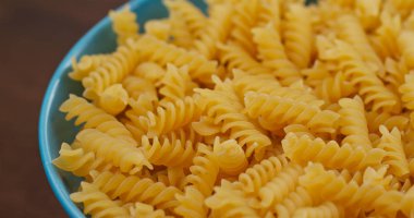 Kurutulmuş fusilli yığın yakın