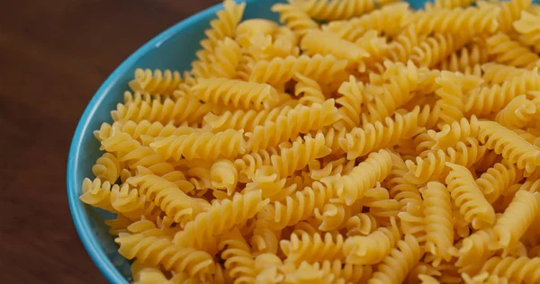 Stos Fusilli Płycie Bliska — Zdjęcie stockowe