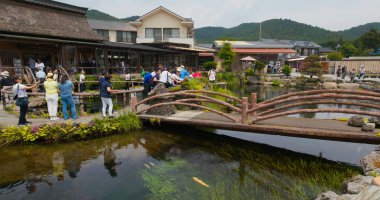 Yamanashi, Japonya, 28 Haziran 2019: Japonya'da Oshino Hakkai