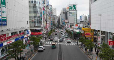 Tokyo, Japonya - 29 Haziran 2019: Tokyo'da Shinjuku bölgesi