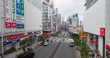 Tokyo, Japonya - 29 Haziran 2019: Tokyo'da Shinjuku bölgesi