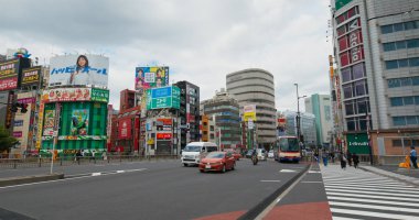 Tokyo, Japonya - 29 Haziran 2019: Tokyo'da Shinjuku bölgesi