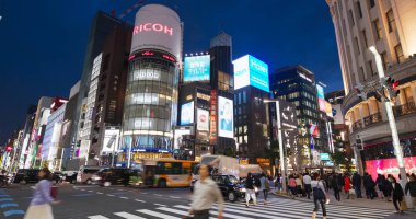 Tokyo, Japonya - 30 Haziran, 2019: Ginza bölgesinde Tokyo şehri