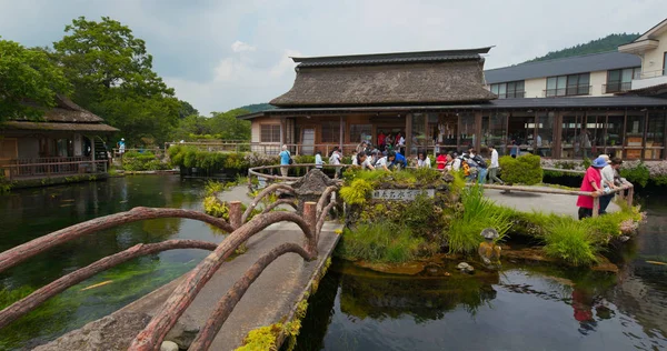 Yamanashi, Japonia, 28 czerwca 2019: turystyczny w Oshino hakkai — Zdjęcie stockowe