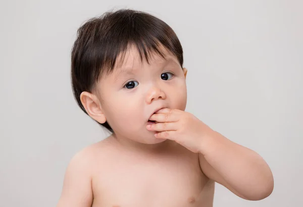 Asiatisk Liten Pojke Äter Med Fingret — Stockfoto