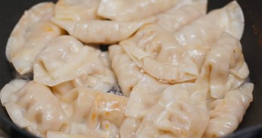 Tavada et köfte pişirin