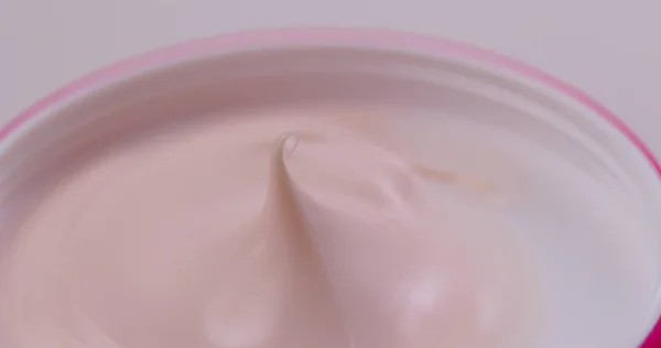 Primo Piano Della Crema Cosmetica Rosa — Foto Stock