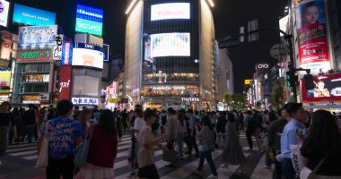 Tokyo, Japonya - 28 Haziran 2019: Tokyo şehrinde shibuya bölgesi