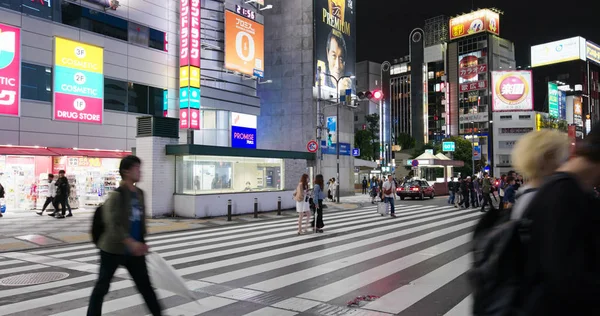 Tokyo, Japonya - 30 Haziran 2019: Ikebukoro bölgesi, gece