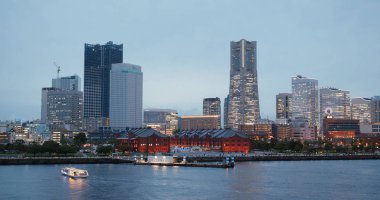 Yokohama, Japonya - 27 Haziran 2019: Gece Yokohama Körfezi